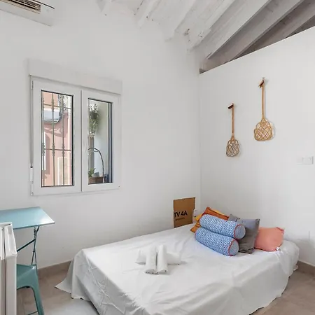 Paraiso Near Center *