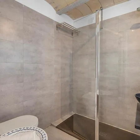 Paraiso Near Center *